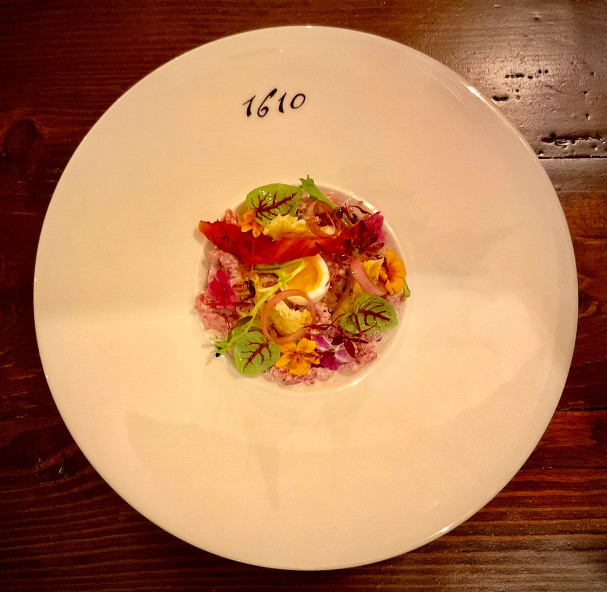 Berwickshire1st's tweet image. This is a repeated post but always great to share the @TheGlobeInn1610 with perfect timing as thoughts turn to #robertburns just when we all want to be #snug !

Serving since 1610 is pretty impressive!

#scotlandstartshere