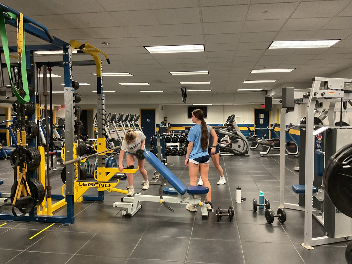 WilkesSC's tweet photo. Kickin’ the semester off the right way! Women’s Soccer getting the work in on this snowy day #nodaysoff ! https://t.co/DUqKWganXG