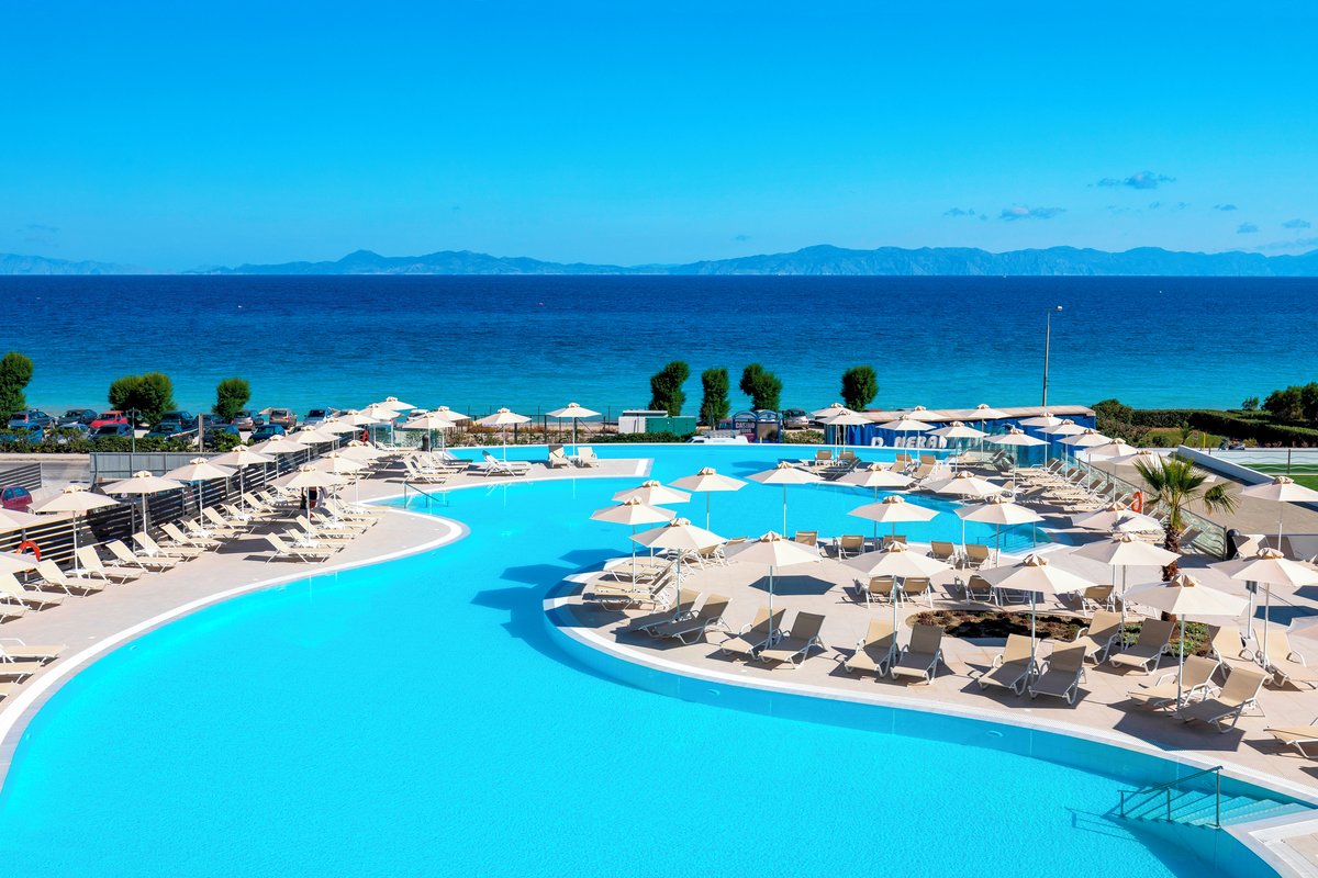 💖 #COMPETITION TIME 👏 Make your year the best ever with a seven-night stay for two adults at the 4* Belair Beach Hotel in Ixia, Rhodes! You’ll also get £250 @MoonpigUK credit to spend on flowers, gifts and cards! Like 💗 if you've entered! Enter: spr.ly/6017ryYT9