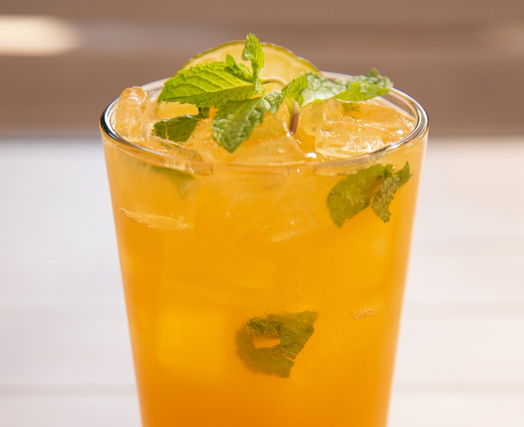 Vibrant look. Fresh flavors. That's our Peach Mint Fresca 🍑