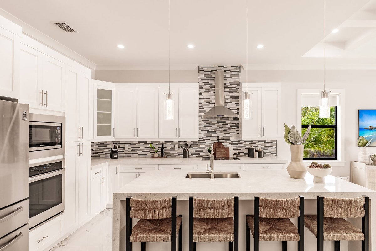 AnnaGrayDesigns's tweet photo. 35 Kitchen Lighting Ideas That Shine in Style

Take a look: https://t.co/sbXwMYyWlH

#AnnaGrayDesigns #Austin #Texas #InteriorDesign #SpacePlanning #WindowTreatment #HomeDesign #HomeRemodel #InteriorDecoration #InteriorStyling #InteriorRemodeling #Renovations https://t.co/dyToy8UWDU