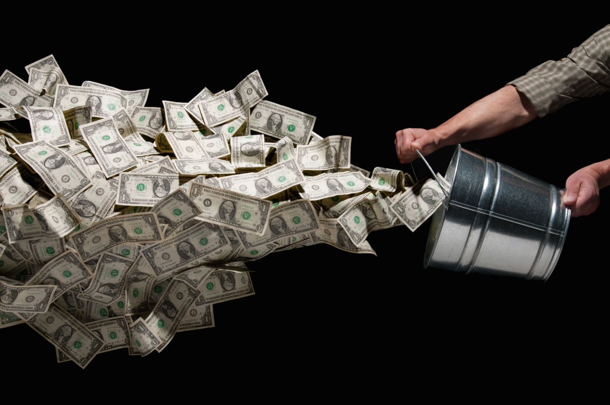 EssentCorp's tweet photo. The cost of typical software is more than a monthly subscription. So-called inexpensive software often winds up being the most costly of all. https://t.co/zyGcYTuk8J https://t.co/fvLmdKfLew