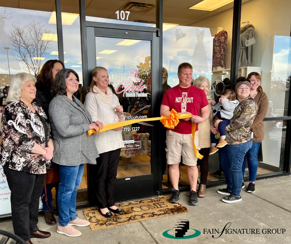 Congratulations to SMARTGirls Resale Fashion on their ribbon cutting last week! We are excited to have them joining the FSG family. 
.
.
.
.
.
.
#prescott #prescottvalleyaz #prescottvalley #prescottaz #fainsignaturegroup #communitybuilder