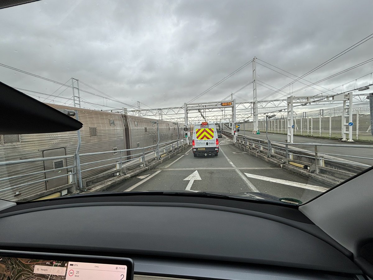 Y__Tesla's tweet image. Interesting that EuroTunnel /Le Shuttle treats Tesla model Y as a larger vehicle thus charges more, whereas many bigger ICE SUVs still travel in double deck carriages and pay less.

@Tesla
@LeShuttle

#tesla #teslamodely #tesladesign  #teslaowners #teslaroadtrip #leshuttle