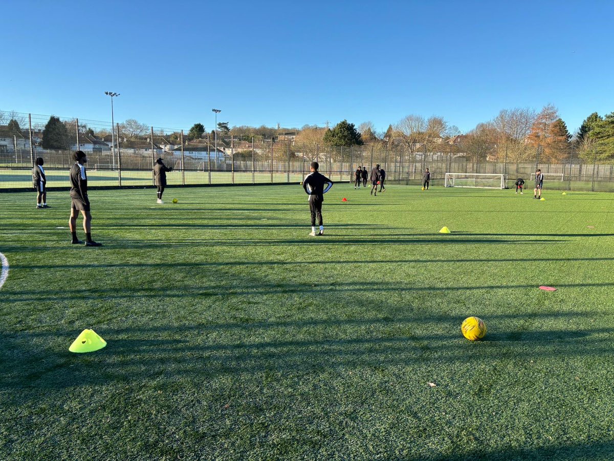 Teknika_Pro's tweet photo. Cold weather doesn’t stop us training 💪🏼 ❄️ Preparation continues as we face @sportsconnectuk in the @tacticleague this week
#development #cold #weather #prepare #switchingplay https://t.co/amIRKiMqTK