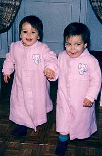 😔Esther y Miriam asesinadas por ETA en Zaragoza.

🔴Hoy el gobierno y sus socios quieren que te olvides de ellas y que sus asesinos queden libres.

🔄RT para que NO SE OLVIDE, y para que algún votante CÓMPLICE del PSOE sienta vergüenza.

#NiOlvidoNiPerdón