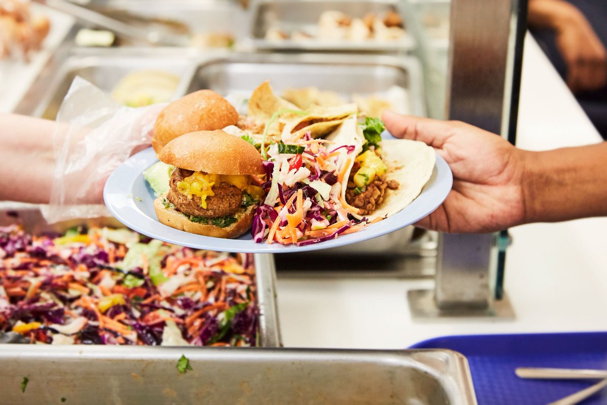 VegFoodBank's tweet photo. Check out our #blog about the #plantbased culinary training we did in partnership with @amysymington, @HSI_Canada and the @cityoftoronto shelter chefs! 

https://t.co/CHUiD9KzyX

#torontolife #plantpowered #health https://t.co/lUEHoJIFAw