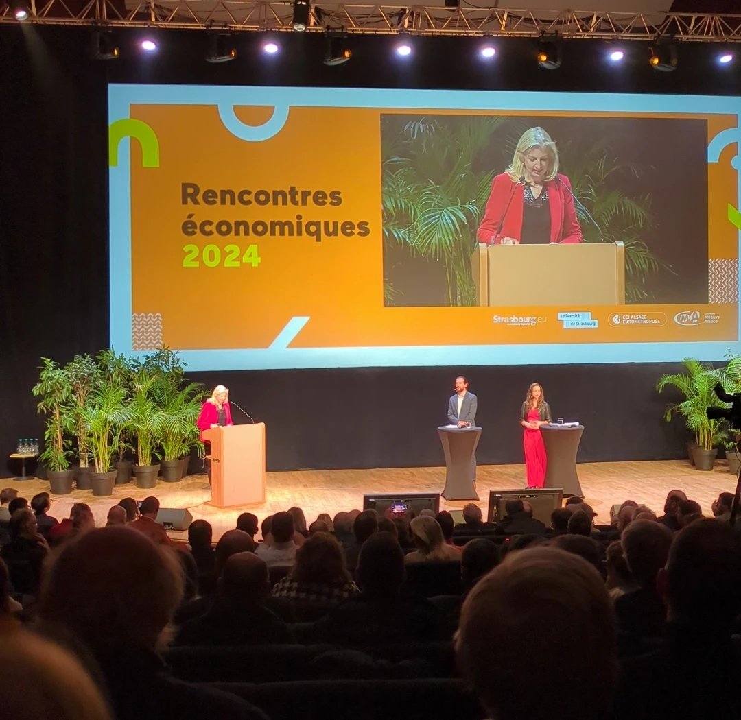 #Strasbourg | Nous sommes actuellement aux Rencontres #Économiques de <a href="/strasbourg/">Strasbourg.eu</a> 

Présents pour discuter #emploi 💼

🗣️ (R)évolution de l’emploi : compétences, quête de sens &amp; nouvelles organisations