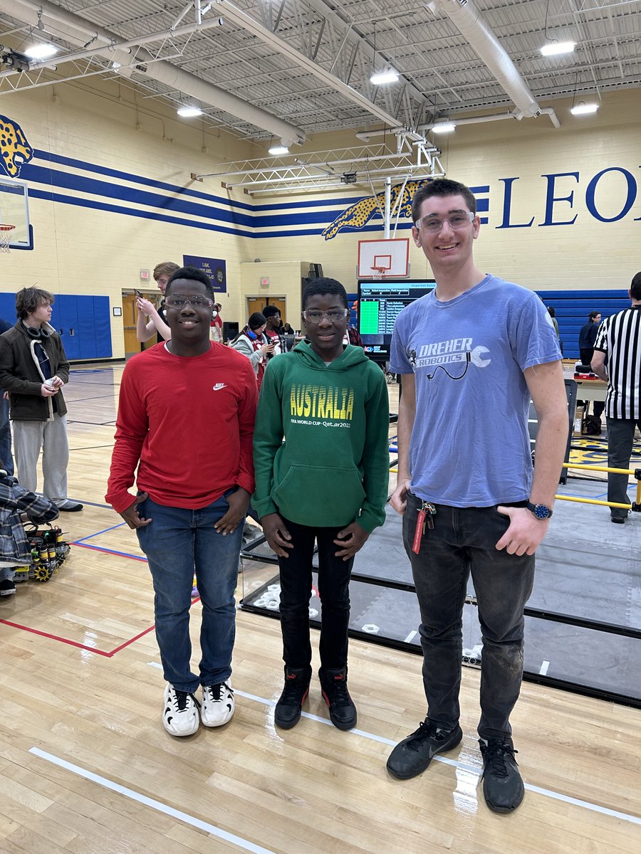 DreherHigh's tweet image. At the inaugural competition for our Blue Devil Mechanics Unified robotics team, a collaboration between seniors on the Blue Devil Mechanics team and some special education students, we finished sixth out of 11 teams:  richlandone.org/Page/15474