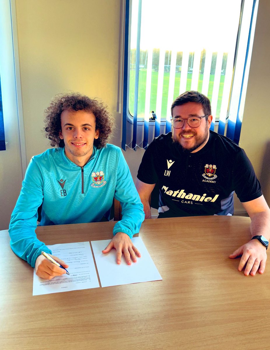 Penybontacademy's tweet photo. Academy Manager Leon Williams says, “I’m really pleased that Eduardo has signed a professional contract with the club. Having worked closely with Eduardo over the past two years it’s clear to see the talent that he possesses”.

#penybontfc https://t.co/VurPtoHbnG