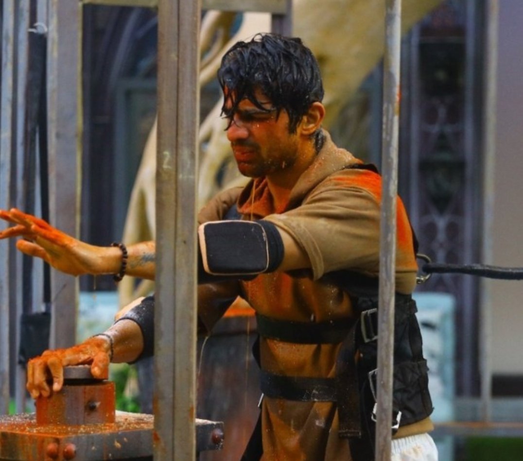 No Abhishek fans will go without liking this picture. The last man standing there.

Retweet🔄 if you love ABHISHEK
#BiggBoss17  #AbhishekKumar 
#BB17 #AbhishekKumar𓃵