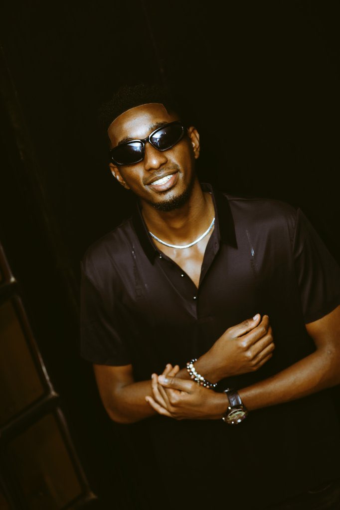 What song do you want to listen to? 

Drop it, <a href="/RealKenie_/">Man With The Vibes😎</a> is here to play them 

#GalaxyRequest