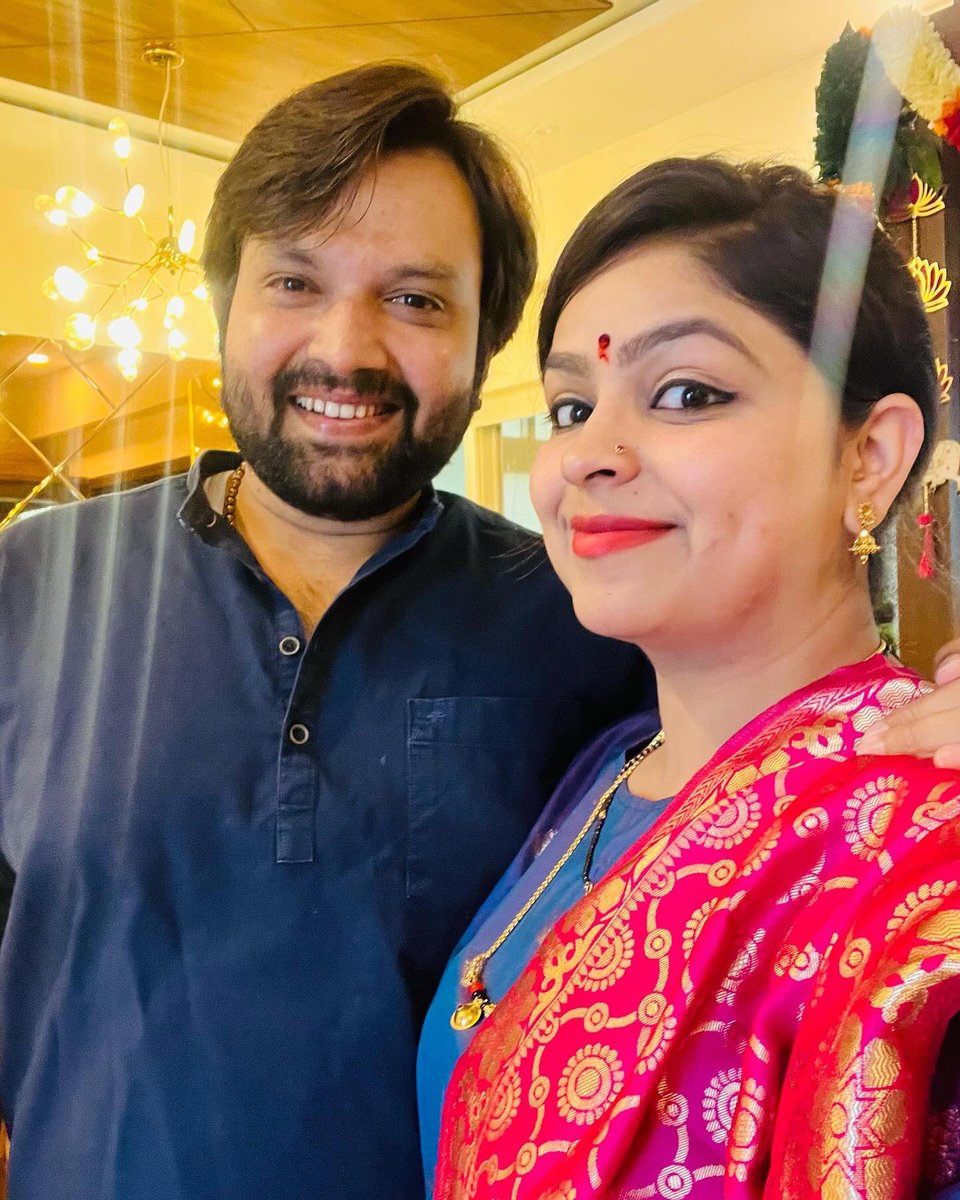 Msrishikasharma's tweet photo. ವರ್ಷದ ಮೊದಲ ಹಬ್ಬ ಮಕರ ಸಂಕ್ರಾಂತಿ ಯ ಹಾರ್ದಿಕ ಶುಭಾಶಯಗಳು 🥰

ಎಳ್ಳು ಬೆಲ್ಲ ತಿಂದು ಒಳ್ಳೆ ಮಾತಾಡಿ🙏🏻🥰

#Latepost - Happy Sankranti 🫶🏼

#NihalR #Rishikasharma #niharish #Sankranti2024 https://t.co/C4dHGiWFUQ