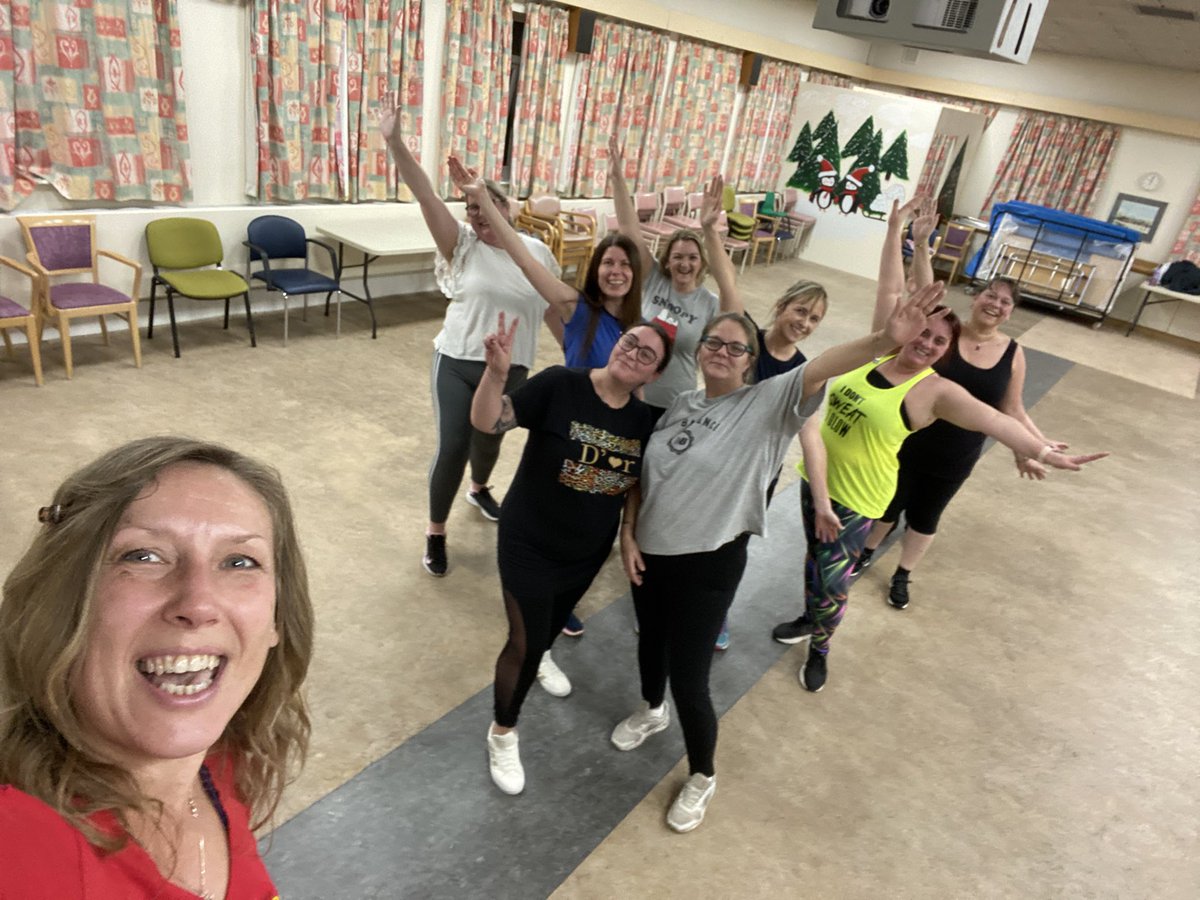 Keeping our workforce fit & happy @JucdWellbeing Every Tuesday #IlkestonHospital @JoinedUpCare @UHDBTrust @UHDBTrust @DCHStrust @Derbyshirecc 💃🎶💪🏼🥰🎵#keepingfit #gettingstronger #buildingresilience #staffwellbeing #lovemyjob 💙