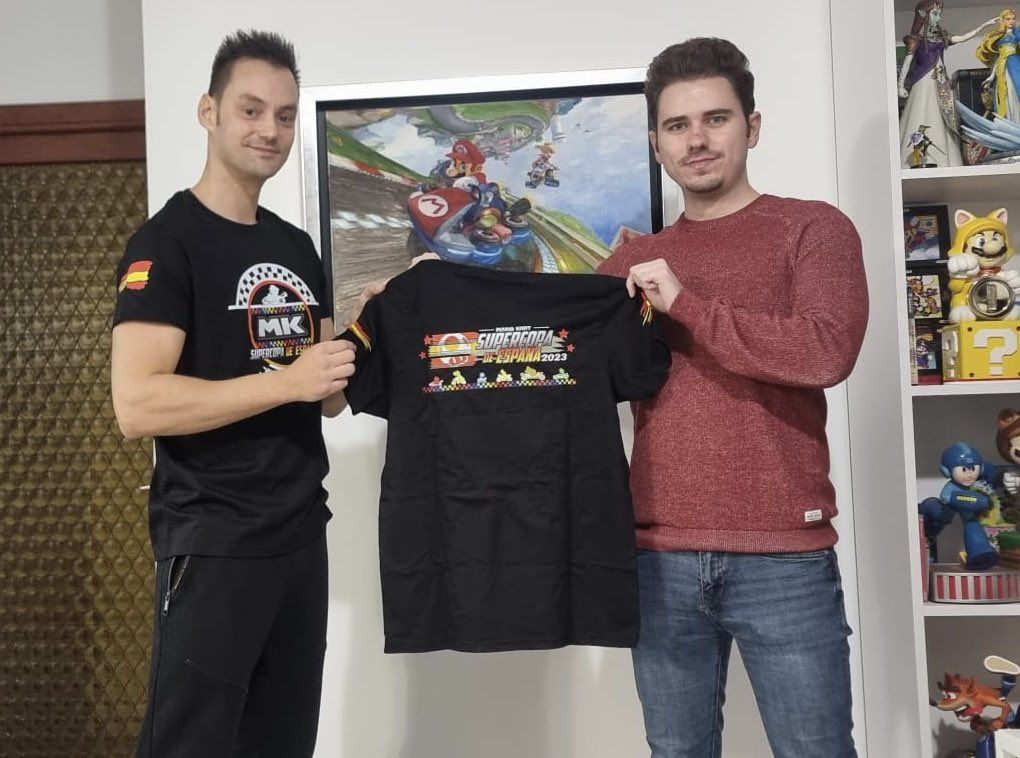 MKSuperCopa's tweet image. Entrega de trofeo y premios al Campeón de la SuperCopa 2023 @Luigeon7 , por el gran @cogaita