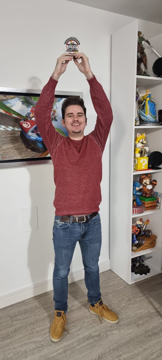 MKSuperCopa's tweet image. Entrega de trofeo y premios al Campeón de la SuperCopa 2023 @Luigeon7 , por el gran @cogaita