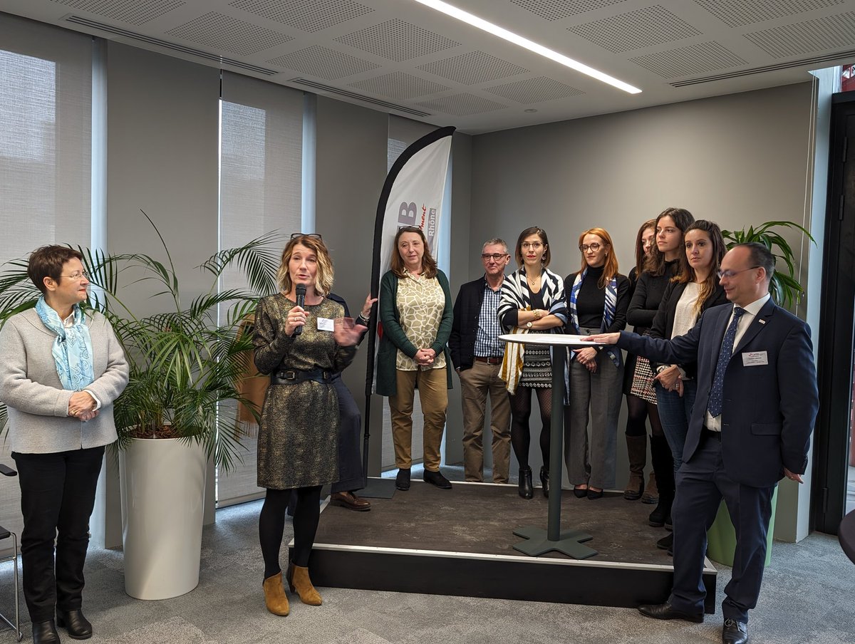 CMinicillo's tweet photo. Cérémonie des vœux de la CAPEB Rhône en présence des élus du territoire et des différentes structures professionnelles , des salariés, adhérents et partenaires. Un moment d'échanges riche, convivial. Crédit agricole Centre-est CAPEB RHONE et GRAND LYON https://t.co/aKAq4VetcE