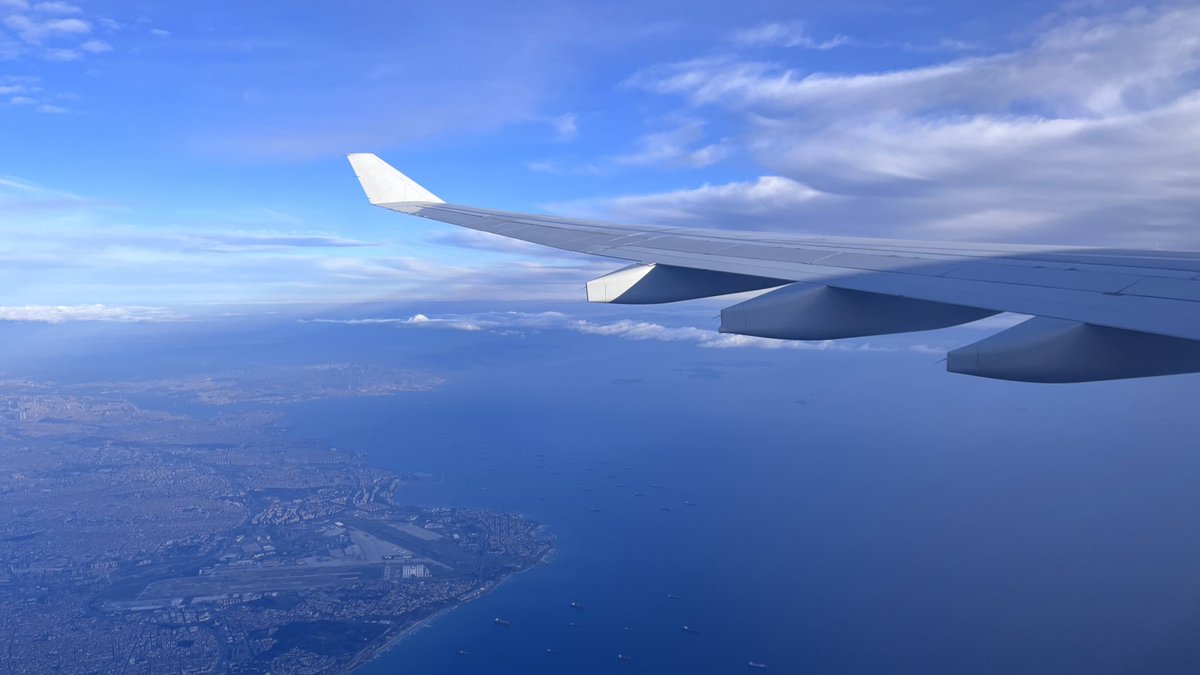sarahwhaibi's tweet photo. It's only when you're flying above it that you realize how incredible the Earth really is. https://t.co/2KI1Dd4aTs