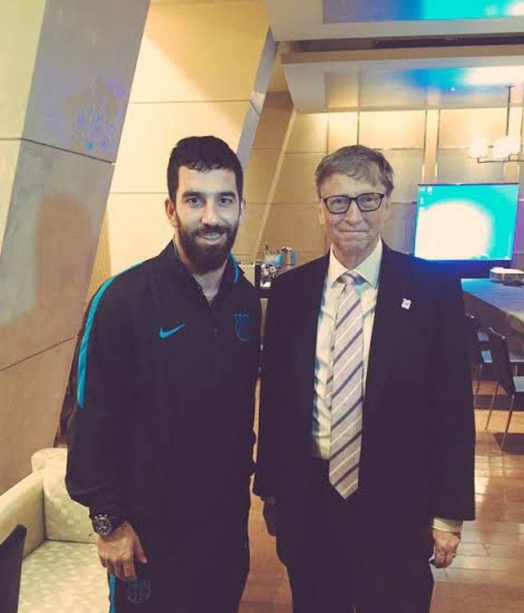 HzMustafaKoca's tweet photo. @ConflictTR Füzenin yanından geçen merminin alaka seviyesi... https://t.co/NS08Nryy9l