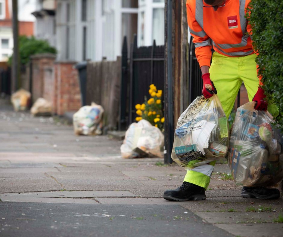 Our crews collect waste and recycling from over 140,000 properties every week in Leicester. Any problem with your collections, such as a missed bin, can be reported quickly & easily online using the 'Report a missed collection' form: ow.ly/MpFH50QpTTh