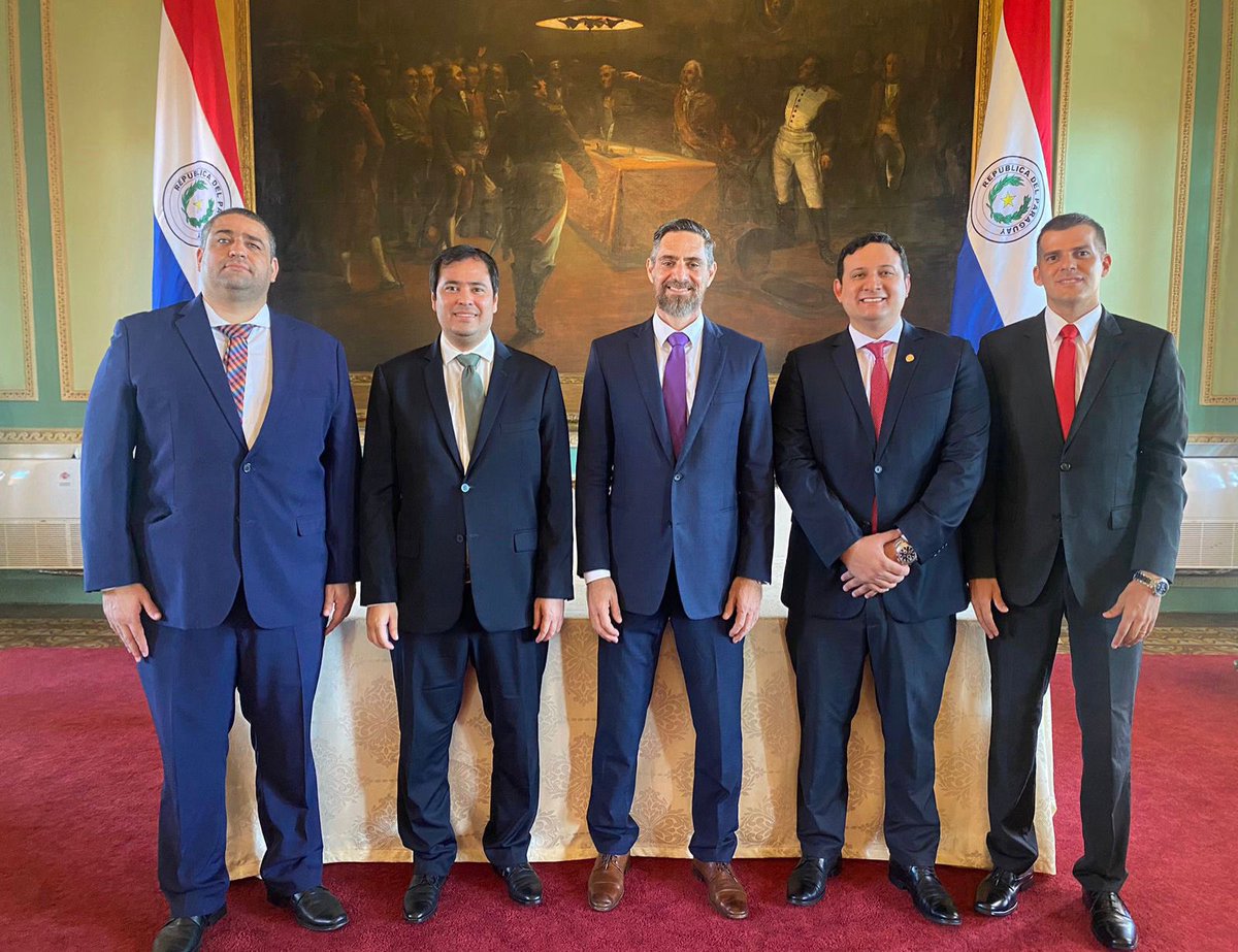 Acompañamos el juramento del nuevo Embajador del Paraguay ante el estado de Israel 🇮🇱 Alejandro Rubin, y que de esta forma siga creciendo la rica historia de intercambio entre nuestros países.