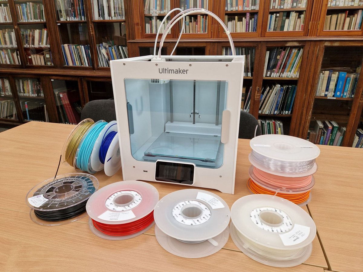 corkcitylibrary's tweet photo. Did you know that many of our libraries have 3D printers which are free for public use? 🙂 

Many of our libraries have Ultimaker 2+ 3D printers for your creations!

Check out our site for more information: https://t.co/DYVzriuQrL

#CorkCityLibraries #LeapIntoLibraries https://t.co/YFyhBZ2ZYU