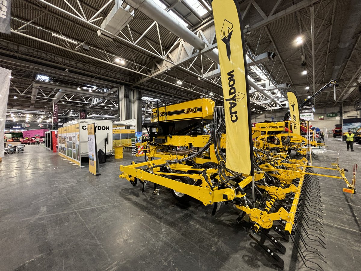 ClaydonDrill's tweet photo. All ready for #LAMMA24
Great job, set-up team !
We are looking forward to seeing you tomorrow on stand 6.600.
#claydon #claydondrill #OptiTill #loveyoursoil #directdrill #directdrilling #directseeding
#regenerativeagriculture #britishengineering #ukmade https://t.co/XPoea6MmgK