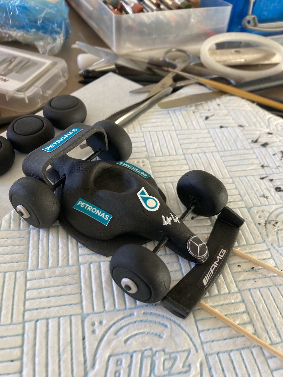 LouBcakes's tweet image. So today I have discovered that #formula1 is not my area of expertise! #cakedecorating #fondant #modelling #sugarcraft