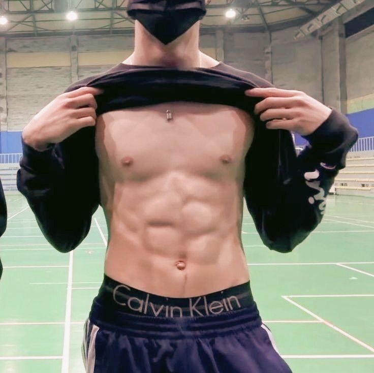 ratedjjh's tweet photo. Jaehyun x Calvin Klein when? https://t.co/F2pfwVOjyT