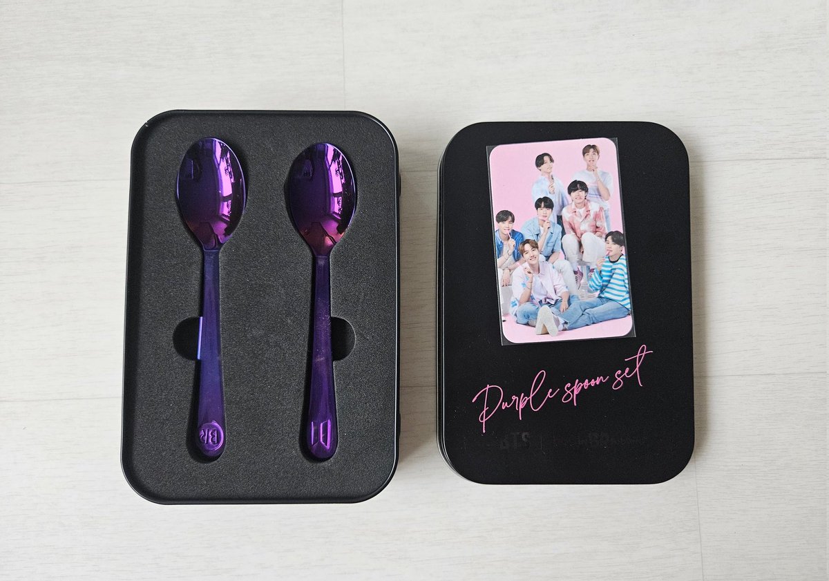 sodassi0613's tweet photo. ⭐️방탄 굿즈 양도 타래 

배스킨라빈스 스푼 세트. 1.2
포카 포함 풀세트

공식 official Baskin-Robbins 배라 베라 베스킨라빈스 남준 석진 윤기 호석 지민 태형 정국 방탄소년단 bts poca pc sell wts https://t.co/5Y6vWMOyic