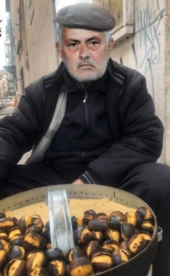 premierballers's tweet photo. Meanwhile in Rome.....🥴
#ASRoma #Mourinho https://t.co/ci3pRQ3kmC