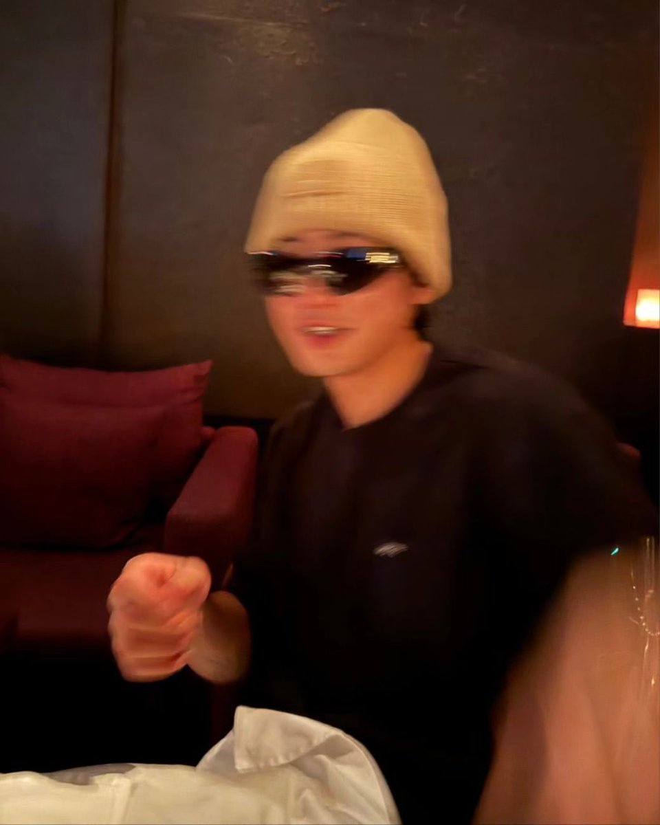EX0ARCHIVE tweet picture