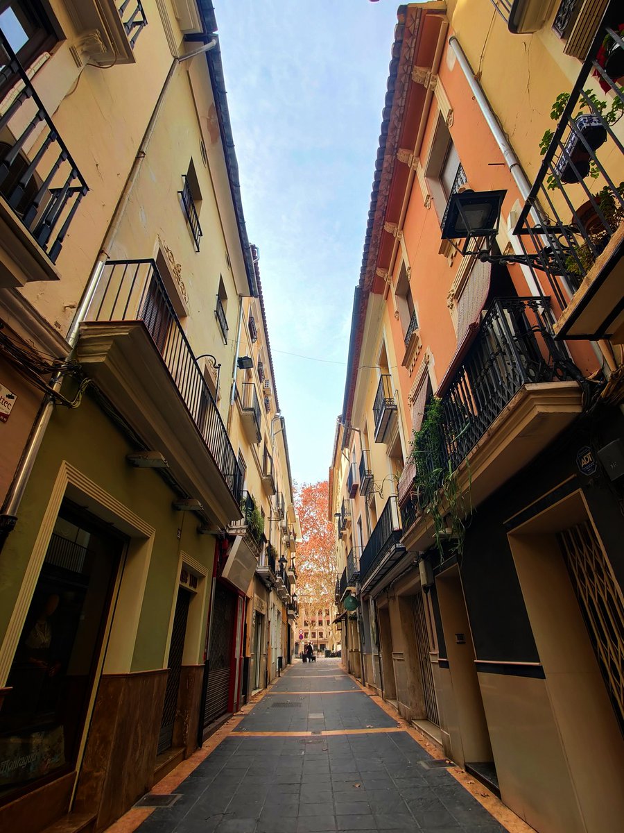 JLGLlagues's tweet photo. Streets of Xàtiva #xàtiva #lacostera #streets #streetstyle #streetphotography #callejero #callejeando #picsoftheday #mobilephotography #photooftheday #phonography #oppofindx2pro https://t.co/2Up2CubCCQ