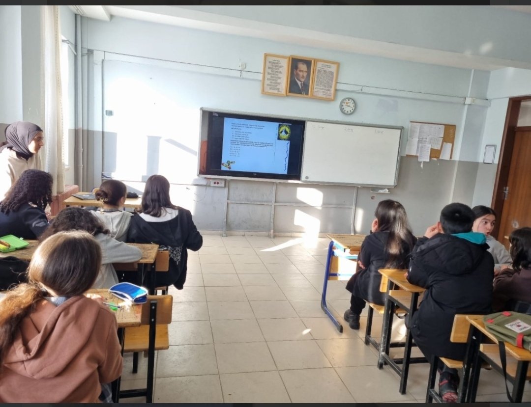 Reeal_04's tweet photo. Karne öncesi düzenlenen "Etkinlik Haftası" kapsamında okulumuzda bilgi yarışması, tiyatro ve voleybol etkinlikleri gerçekleştirildi. 
@hasan_kokrek @sendavut4848 @agrimem @dogubayazitmem https://t.co/GxAw61qiIG