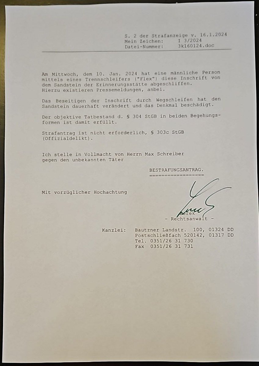 BRechercheteam's tweet photo. Die #FreieSachsen drehen halt gerade komplett am Rad wegen dieser Aktion. Das Lustigste an diesem Vorgang ist aber, mit der #Schreibmaschine? Ufo-Anwalt #JensLorek im Jahr 2024? Und die Stadtverwatlung #Dresden meint hierzu sinngemäß: "Die #Erinnerungsstätte wird umgestaltet" 1/2 https://t.co/DNhFYjoOWx