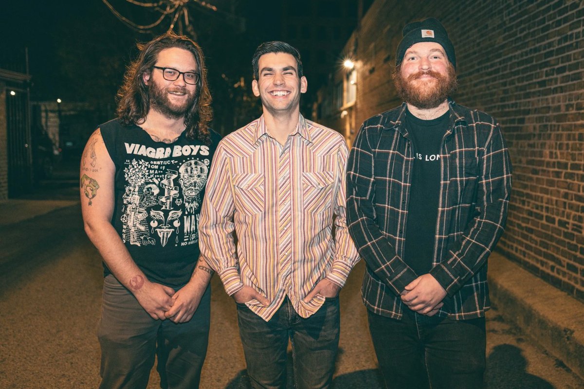 v13media's tweet image. Chicago punk trio Trash Fiasco premiere their new single “Mal.in.ger” off of their upcoming new full-length album ‘Exist as Instructed.'
🔗: v13.net/2024/01/trash-…
#TrashFiasco #Malingering #NewMusicAlert