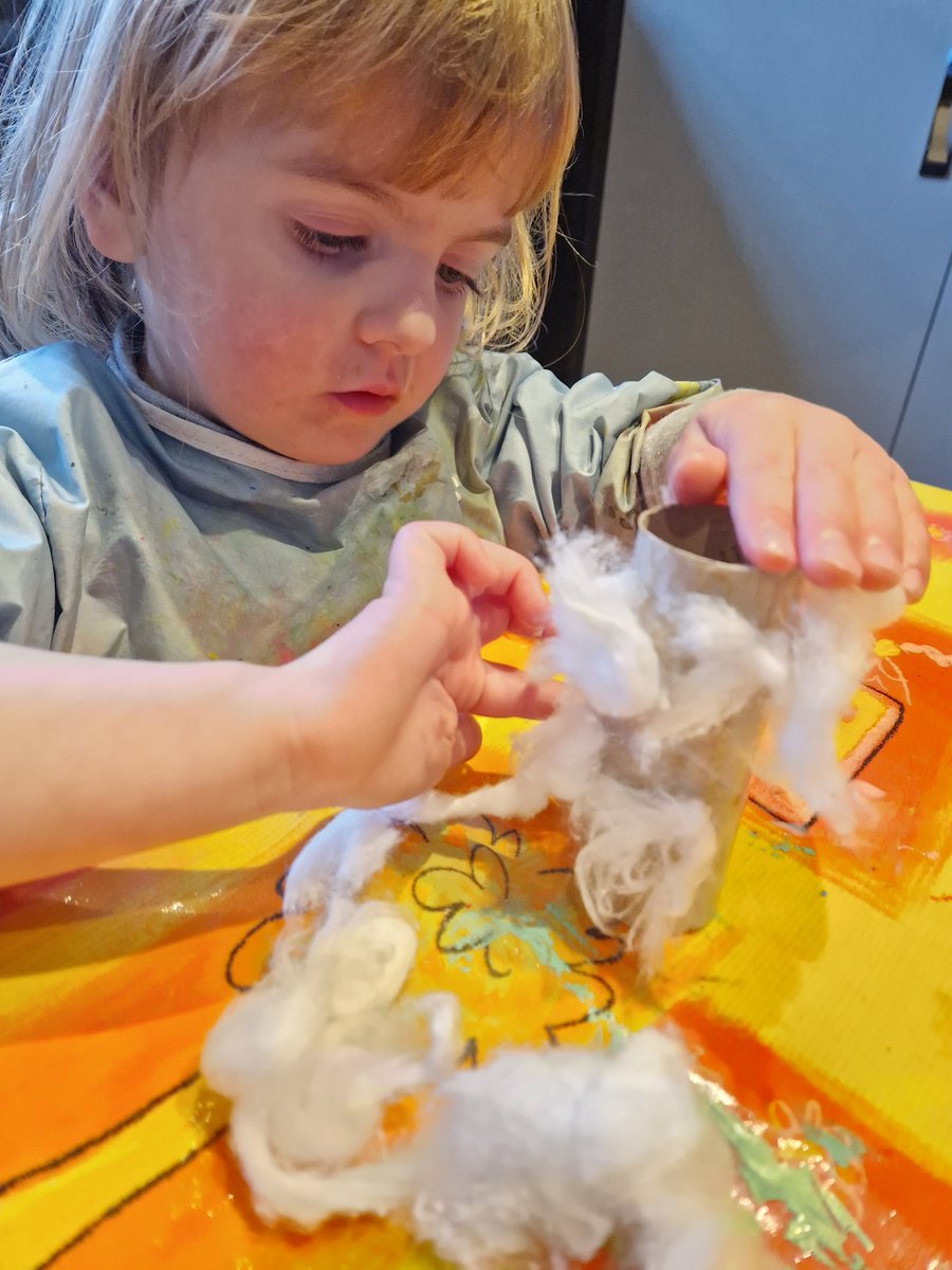 MurdinaB's tweet photo. Snowmen ready for the snow ❄️ 
Engaged &amp; bonded in creativity, visual perception   &amp; sensory textures. 
@CareInspect @ClacksELC @ScotChildmind @ScotGovEdu 
M.A.M.ChildmindingService https://t.co/bbGKs31UXF