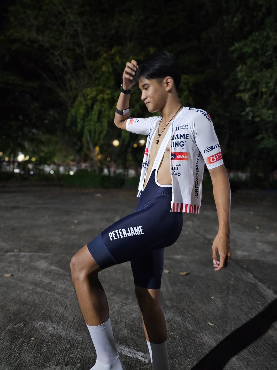 NineNaphat11451's tweet photo. พึ่งหัดเล่น สอนผมหน่อยนะครับ
#bike
#bikecycle
#นักปั่นจักรยาน https://t.co/4eqdMPnqvd