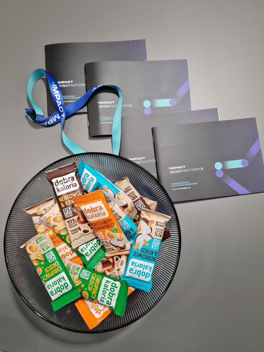 ICPT_SA's tweet photo. Yesterday we celebrated the most depressing day of the year, BLUE MONDAY. To make it easier for our employees and guests to endure yesterday's unpleasant holiday, a healthy snack was waiting for them at the reception, giving them energy for the whole day 😊🎂 https://t.co/u6Z1V50V96