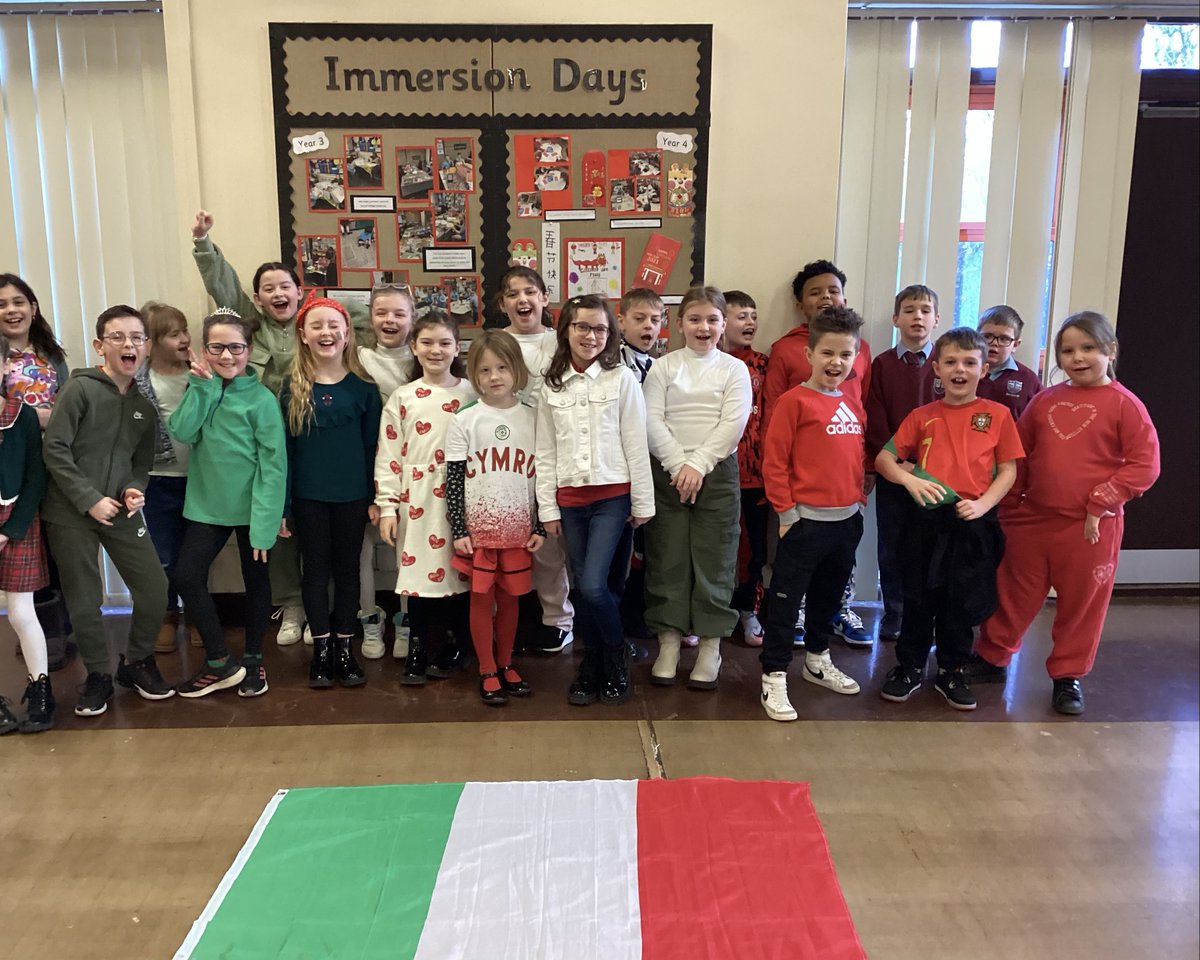 MrNicklinBHPS's tweet photo. @BeaufortHillPri #year4BHPS have had a fantastic immersion day to start our new topic. We've created tourist videos for our favourite Italian cities, translated from Welsh to Italian, sampled Italian snacks, built leaning towers of Pisa... and even made our own ice cream! 😋🏴󠁧󠁢󠁷󠁬󠁳󠁿🇮🇹 https://t.co/DoxtmOsBc3