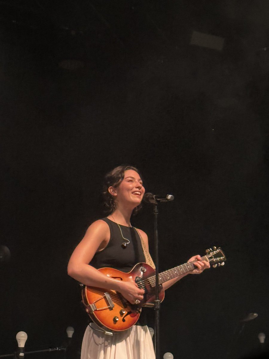 taylahss's tweet photo. top tier concert https://t.co/j7XjASGSaN