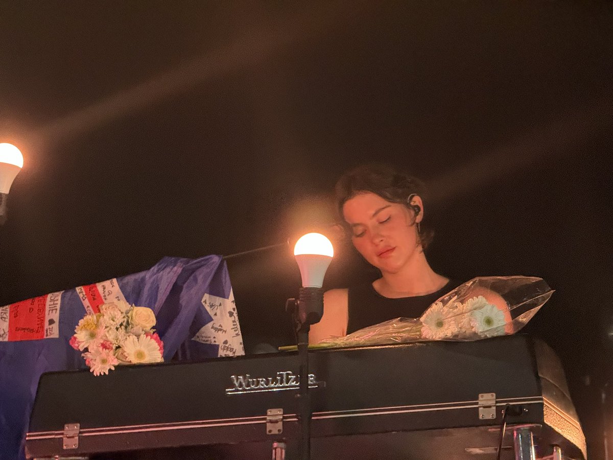 taylahss's tweet photo. top tier concert https://t.co/j7XjASGSaN