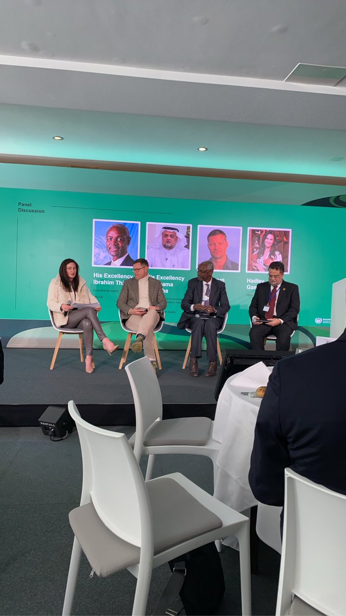 DrAssiri's tweet photo. معالي الأستاذ عادل الجبير يفتتح الجلسات الحوارية التي تنظمها وزارة البيئة والمياه والزراعة @mewa وتتناول تدهور الأراضي وأهمية التصدي لذلك، وذلك ضمن جهود وكالة الوزارة للبيئة في تنظيم مؤتمر الأطراف لتدهور الأراضي #COP16 في الرياض ديسمبر ٢٠٢٤. https://t.co/8eBoo7tQ6Q