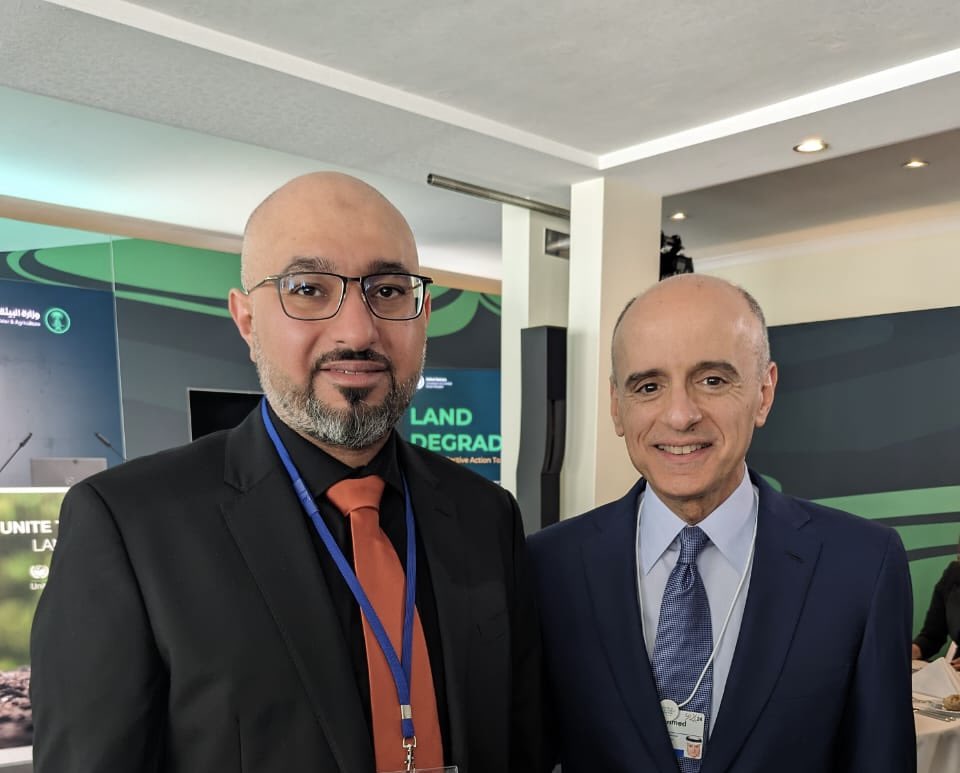 DrAssiri's tweet photo. معالي الأستاذ عادل الجبير يفتتح الجلسات الحوارية التي تنظمها وزارة البيئة والمياه والزراعة @mewa وتتناول تدهور الأراضي وأهمية التصدي لذلك، وذلك ضمن جهود وكالة الوزارة للبيئة في تنظيم مؤتمر الأطراف لتدهور الأراضي #COP16 في الرياض ديسمبر ٢٠٢٤. https://t.co/8eBoo7tQ6Q