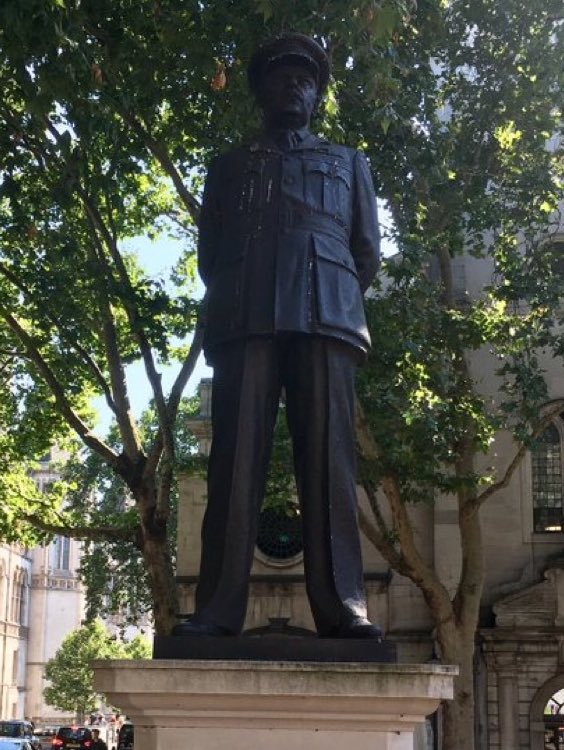 dreesen_ja21747's tweet photo. @cyan_rk Junge, wir brauchten die Kerzen fรผr Einweihung des Ehrenmals von:
Air Chief Marshal SIR โ๏ธ Arthur Harris
am Zwinger!
#TalkShit #GetHit https://t.co/6rFUN3FFHf
