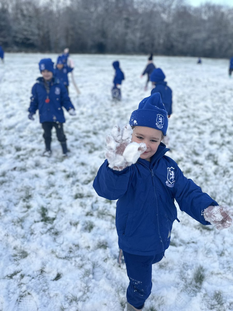 BWS_EYFS's tweet photo. Kindergarten &amp; Reception Class had the best time in the snow this morning before warming up with a yummy cup of hot chocolate ❄️☃️💙💜 #eyfs #snowday #snowballs #funinthesnow https://t.co/crMZuVBOa4