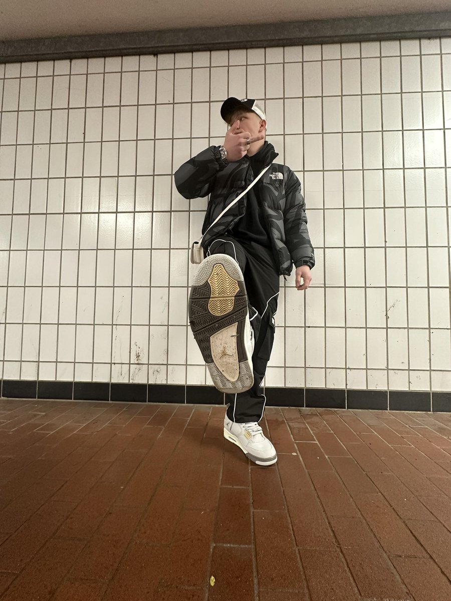 straight4cash's tweet image. Ablecken und bedanken!