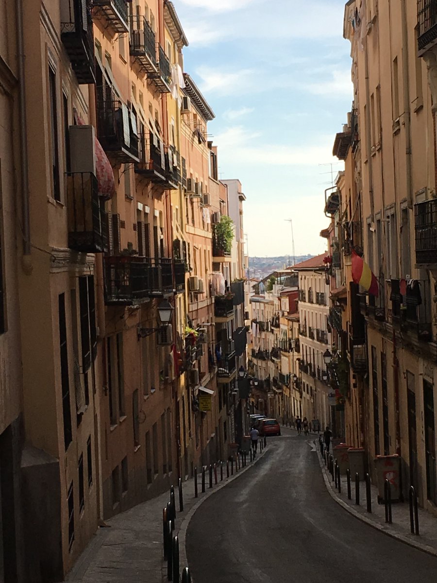 Anyone else love walking around random back streets in Europe?  #photooftheday