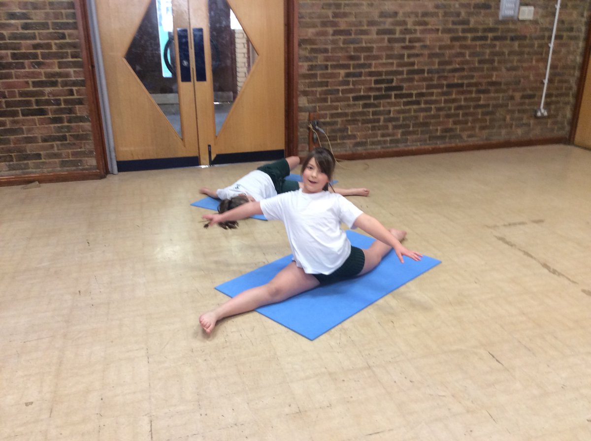 MrsDaniel_RSW's tweet photo. An excellent gymnastics lesson this afternoon creating sequences of jumps, balances travelling and rolls. Great challenge and discipline, Birch😊 https://t.co/qyNWB6AoQb