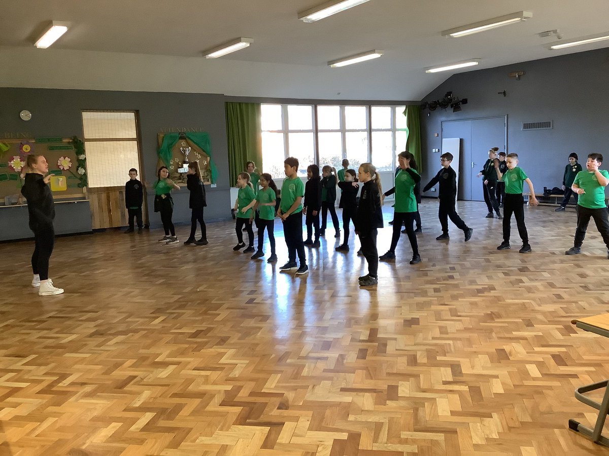 Ver_WPA's tweet photo. Dance class is in full swing.ππΊ#watersidedance #waterside https://t.co/8w7RDlEDBr